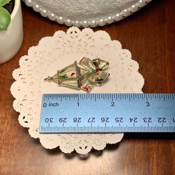 Vintage Holiday Candle Lantern Gold tone Brooch - Picture 9 of 10